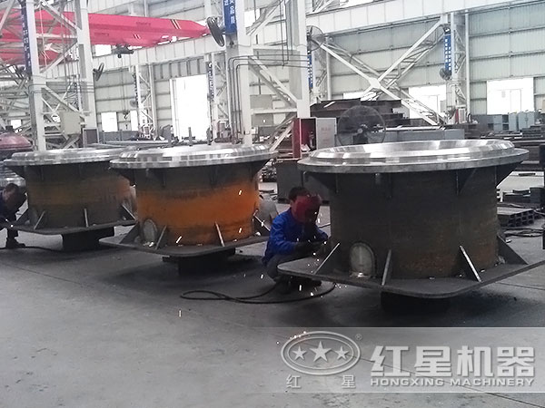 圓錐破碎機(jī)生產(chǎn)車(chē)間