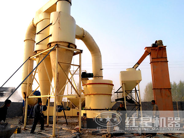 高嶺土雷蒙磨粉機(jī)磨粉客戶現(xiàn)場(chǎng) 高嶺土雷蒙磨粉機(jī)磨粉客戶現(xiàn)場(chǎng)