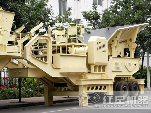 輪胎式移動碎煤機(jī) 輪胎式移動碎煤機(jī)