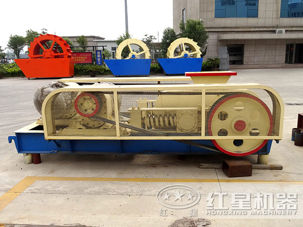 輥式破碎機實拍圖 輥式破碎機實拍圖