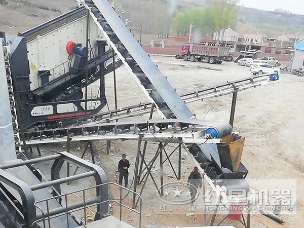 移動式篩沙機(jī)現(xiàn)場實(shí)拍 移動式篩沙機(jī)現(xiàn)場實(shí)拍