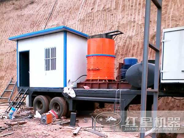 移動(dòng)復(fù)合式破碎機(jī) 移動(dòng)復(fù)合式破碎機(jī)