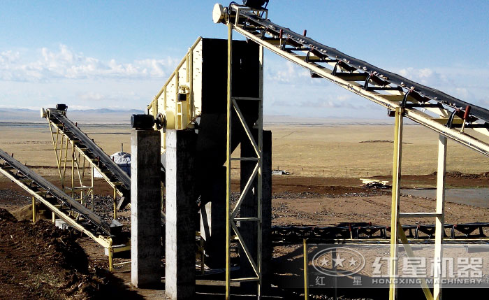 振動(dòng)篩沙機(jī)還是可移動(dòng)的好，流動(dòng)作業(yè)隨時(shí)轉(zhuǎn)場