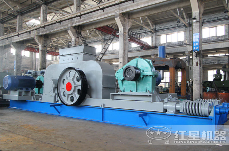 對(duì)輥破碎機(jī)設(shè)備實(shí)拍 對(duì)輥破碎機(jī)設(shè)備實(shí)拍