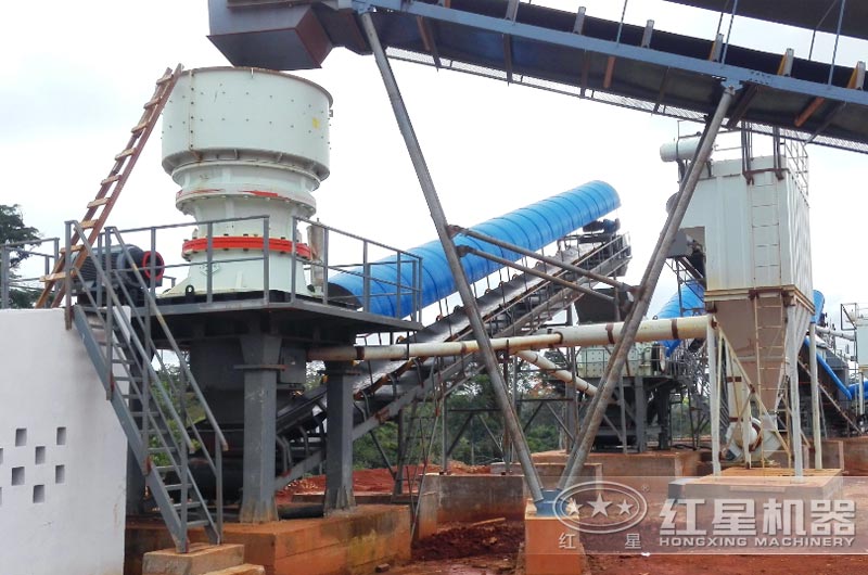 圓錐破碎機(jī)現(xiàn)場(chǎng)實(shí)拍 圓錐破碎機(jī)現(xiàn)場(chǎng)實(shí)拍