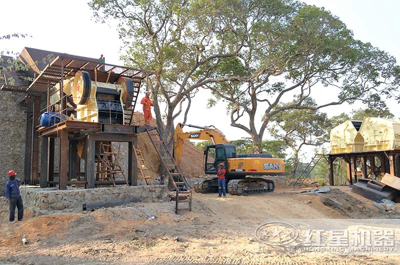 頁(yè)巖破碎、制砂海外生產(chǎn)現(xiàn)場(chǎng)搭建中