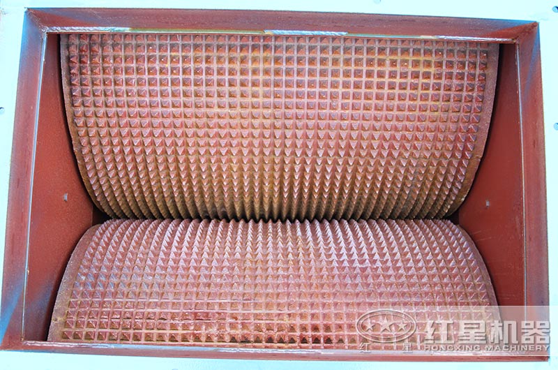 制砂選對輥破碎機還是沖擊式制沙機？