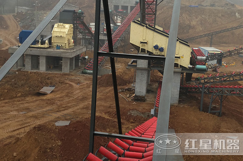 反擊式破碎設(shè)備應(yīng)用生產(chǎn)現(xiàn)場 反擊式破碎設(shè)備應(yīng)用生產(chǎn)現(xiàn)場