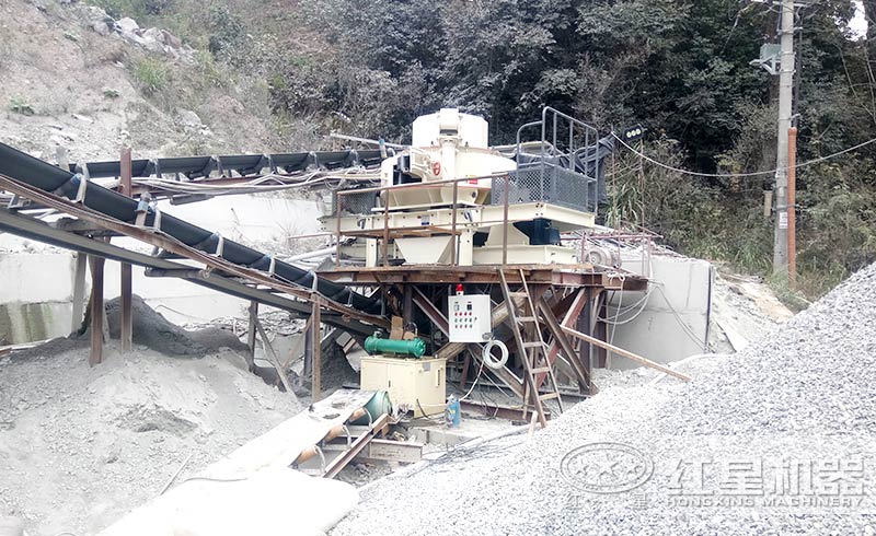 石灰石制砂現(xiàn)場(chǎng) 石灰石制砂現(xiàn)場(chǎng)