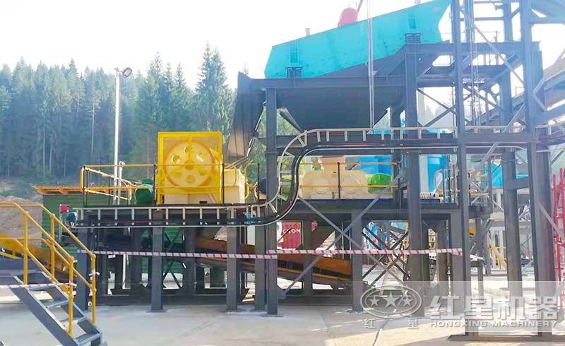 輥壓制砂機(jī)現(xiàn)場實(shí)拍 輥壓制砂機(jī)現(xiàn)場實(shí)拍