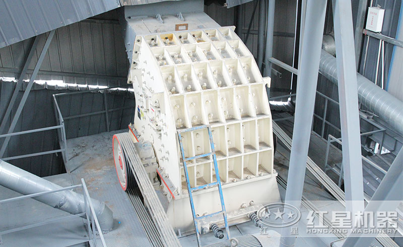 錘式制砂機(jī)現(xiàn)場(chǎng) 錘式制砂機(jī)現(xiàn)場(chǎng)