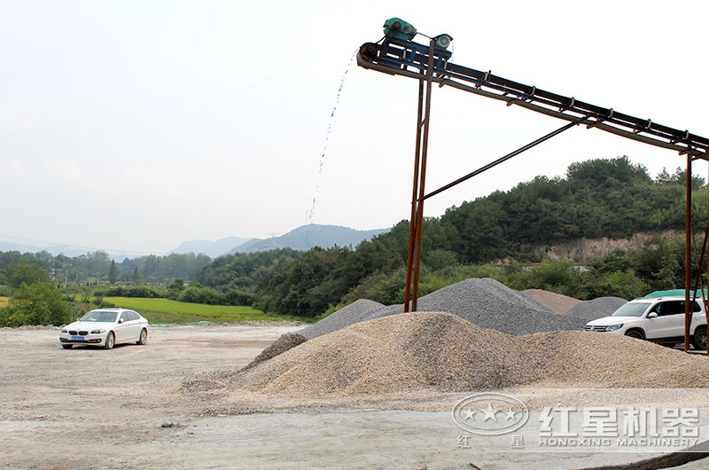 機(jī)制砂生產(chǎn)現(xiàn)場(chǎng) 機(jī)制砂生產(chǎn)現(xiàn)場(chǎng)