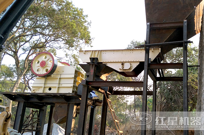 1000*1200顎式破碎機生產(chǎn)現(xiàn)場圖 1000*1200顎式破碎機生產(chǎn)現(xiàn)場圖