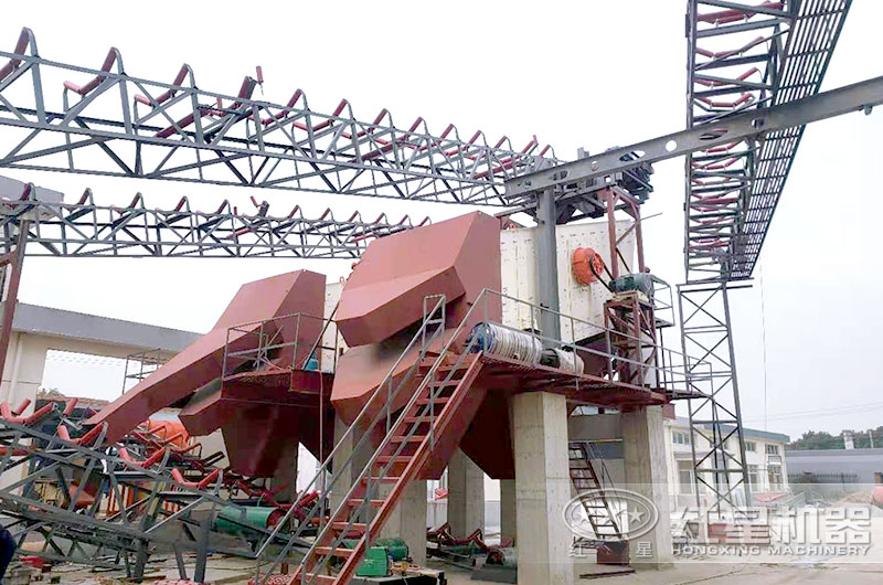 現(xiàn)場實(shí)拍，圓振動(dòng)篩