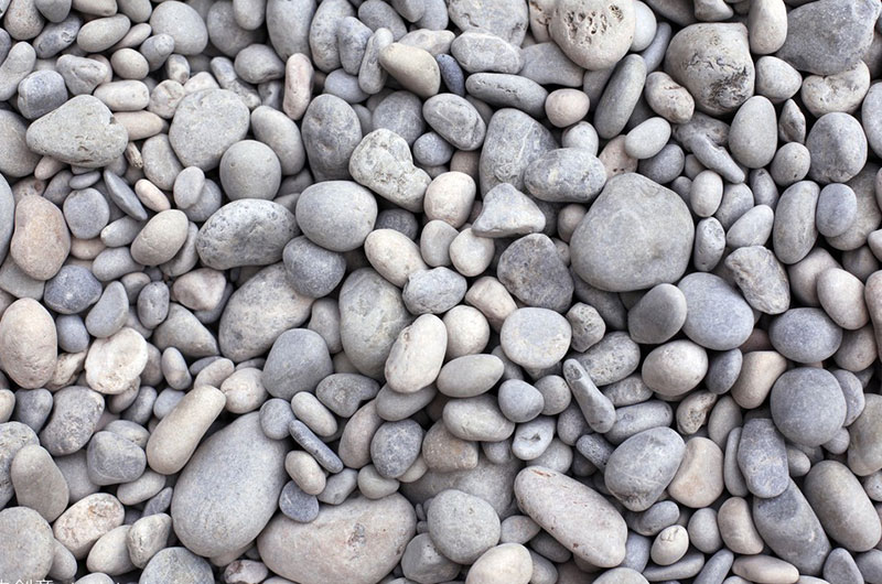 沖擊破能破卵石嗎？1小時產(chǎn)量多少噸？