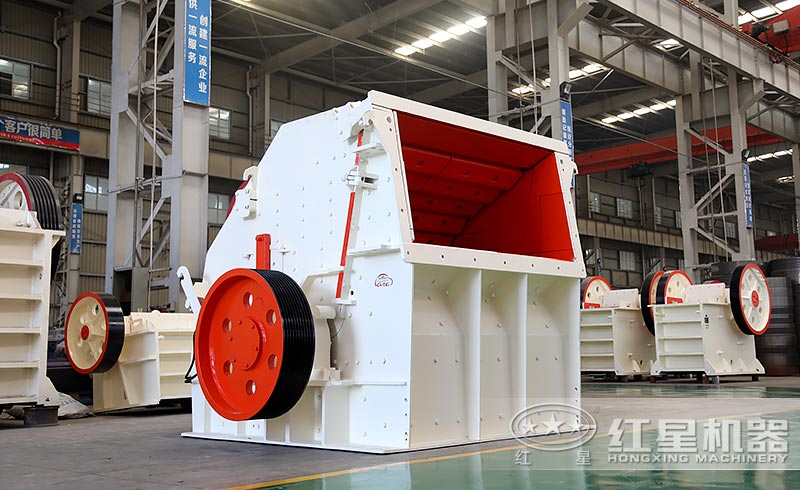 想買(mǎi)一臺(tái)破碎礦石的1315反擊破，多少錢(qián)？廠(chǎng)家給送貨嗎？