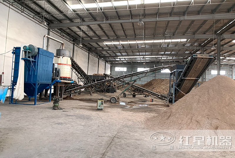 時產(chǎn)量100噸復(fù)合破碎機(jī)制砂現(xiàn)場二 時產(chǎn)量100噸復(fù)合破碎機(jī)制砂現(xiàn)場二