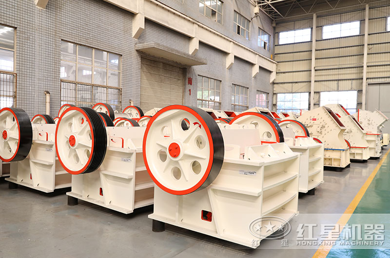 顎式煤矸石粉碎機(jī)圖片 顎式煤矸石粉碎機(jī)圖片