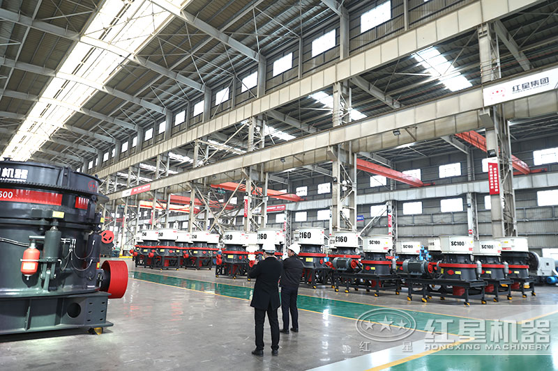 毛石破碎機價格實惠，客戶來紅星考察